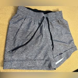 Lululemon Spring Break Away Shorts Sz 4